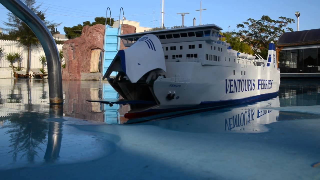 R/C Venus - mooring using bow ramp - YouTube