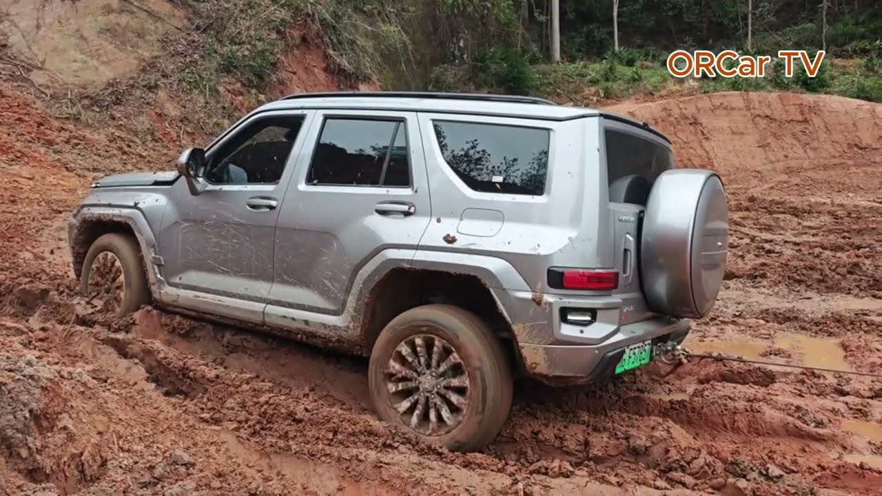 WEY Tank 400 vs Tank 700 | Off-Road 4x4 Battle!