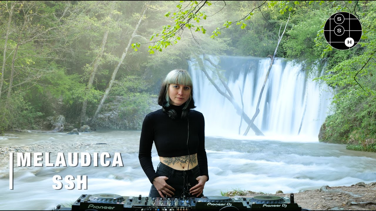 MELAUDICA perfoming live at Cascade blanche - France for SSH.