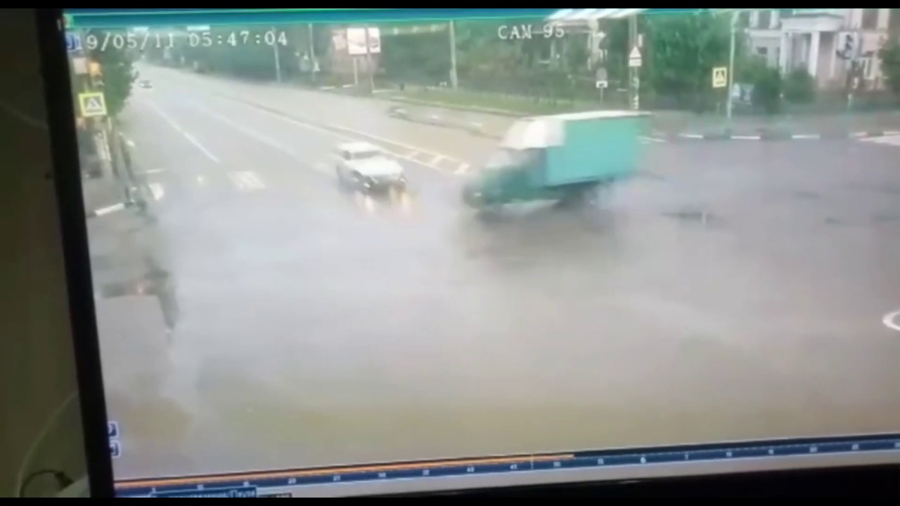 Газель сломалась пополам