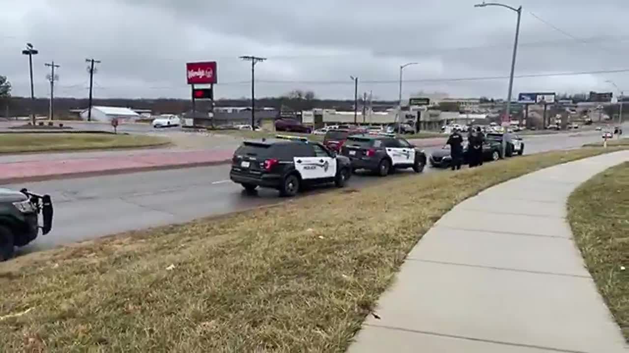 Woman in custody after slow-speed chase ends in south Topeka - YouTube