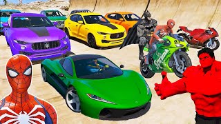 CARROS e MOTOS com HOMEM ARANHA e SUPER HERÓIS vs Desafio da Rampa Explosiva do Hulk RED - GTA V