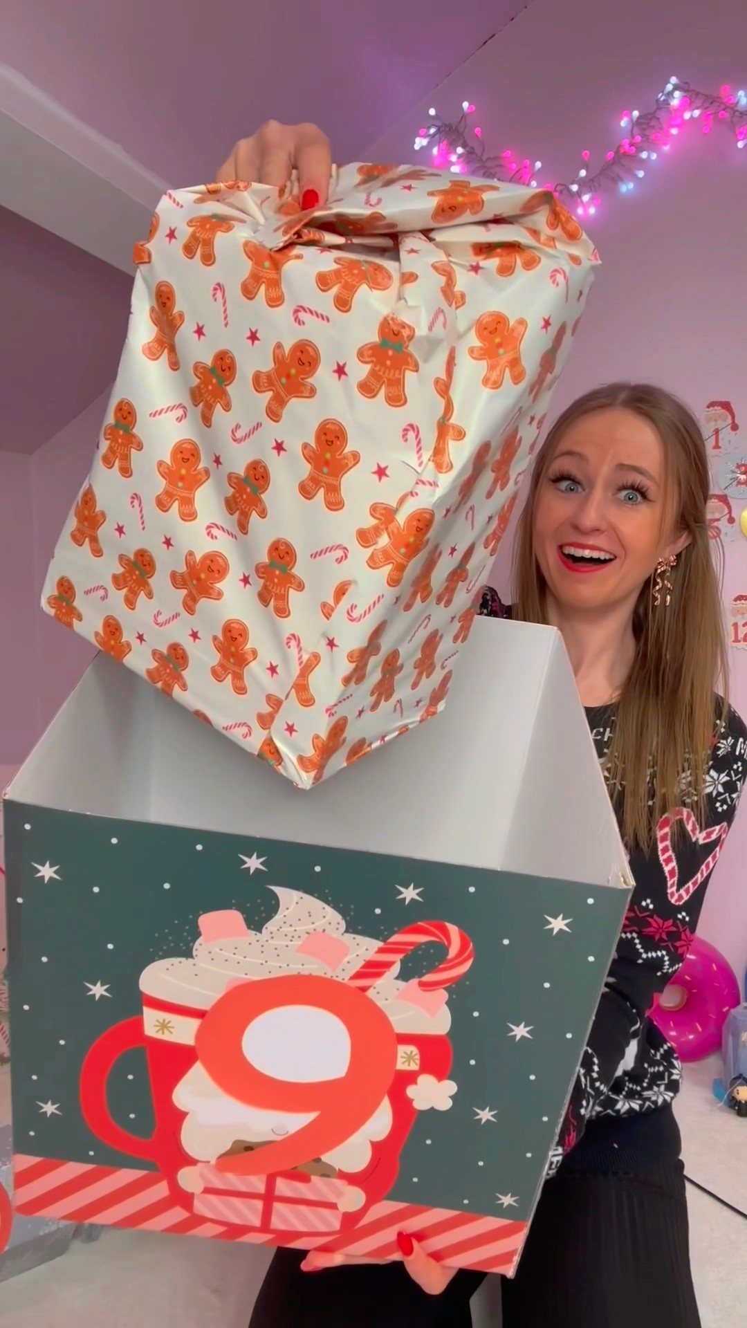 [ASMR] 12 Days of Xmas GIANT MYSTERY ADVENT CALENDAR - DAY 9!?⁉️ #Shorts