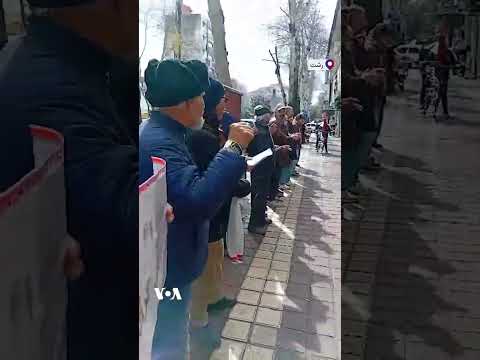 درخواست آزادی کارگران و معلمان زندانی در تجمع اعتراضی بازنشستگان رشت