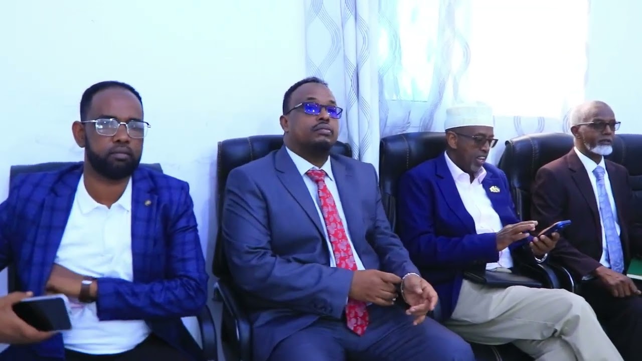 Komishanka maamul-Wanaaga Qaranka iyo Hay'adda Shaqalaha dawlada Somaliland oo magaalada Boorama...