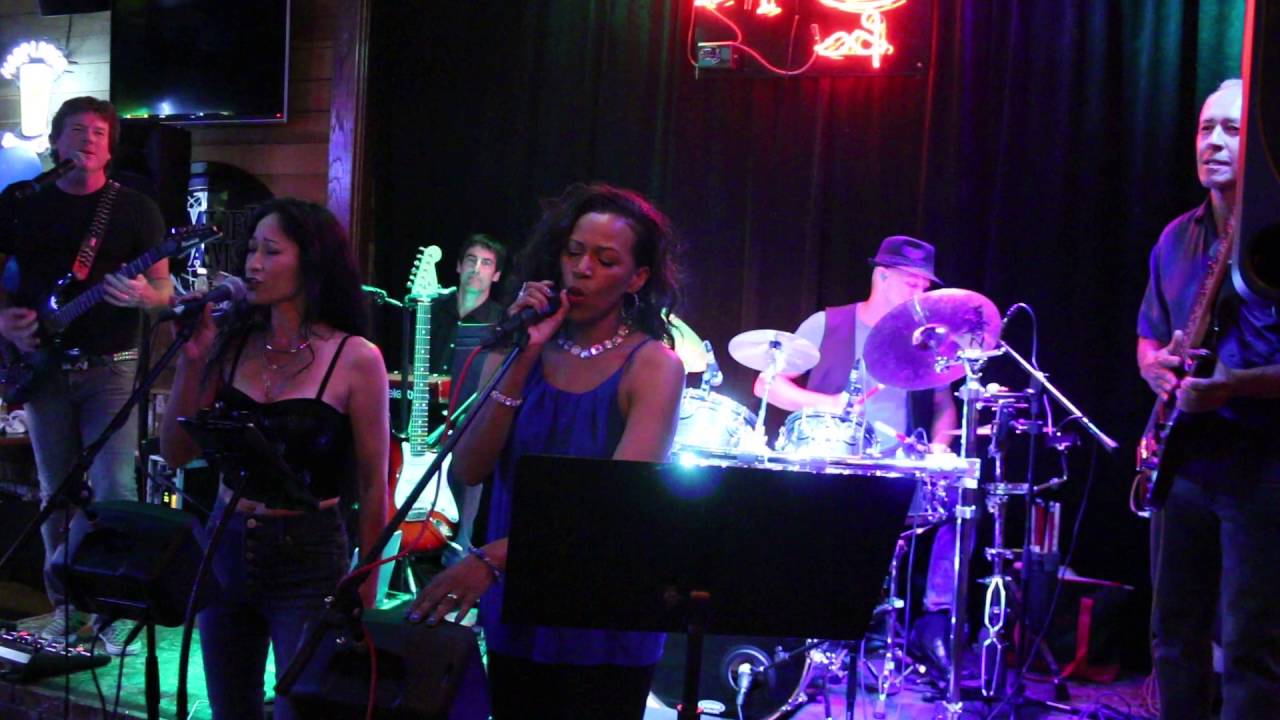 Blue Vinyl playing Chain Fools at Peabody's