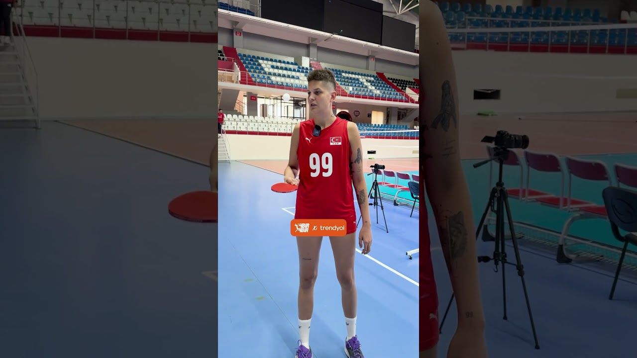 Ebrar Karakurt’la topu düşürmeden Soru-Cevap 🧡 Kendisine ilham veren kim?