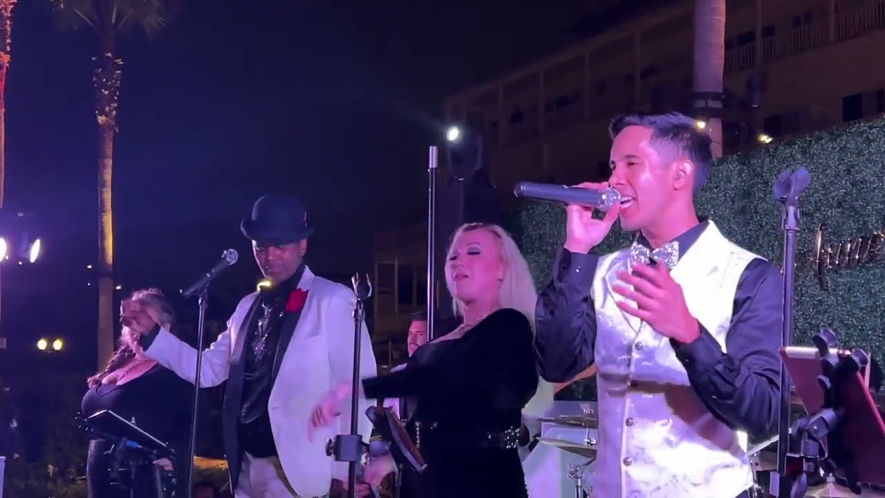 Come Rain or Shine Rocking Wedding at Hotel Del Coronado