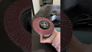 Como colocar o disco FLAP na esmerilhadeira? #asmr #soaquiferramentas #ferramentasldi #discoflap
