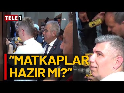 Mazbatasını alan Soma Belediye Başkanı makam odasının kapısını söktü!