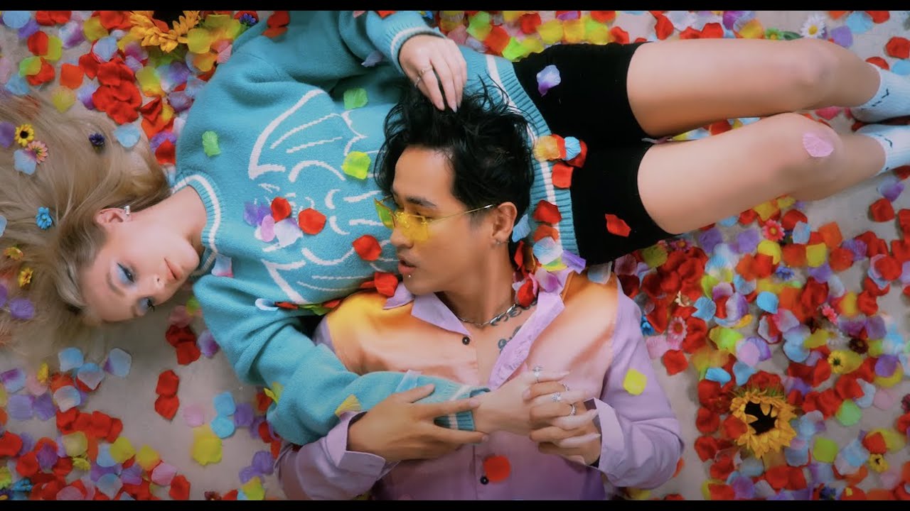 Obejrzyj Jay Author - Mandy (Official Music Video) w YouTube Obejrzyj Jay Author - Mandy (Official Music Video) w YouTube