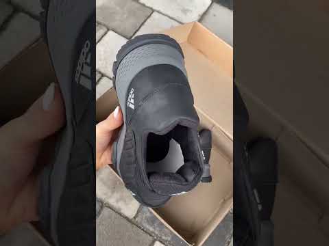 Чоловічі шкіряні кросівки Adidas Ozelia Black 04, видео 1