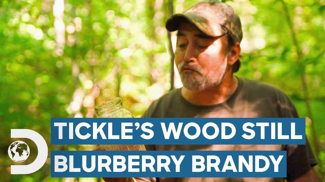 Tickle Makes Blueberry Brandy Out Of A Leaky Wooden Still | Moonshiners