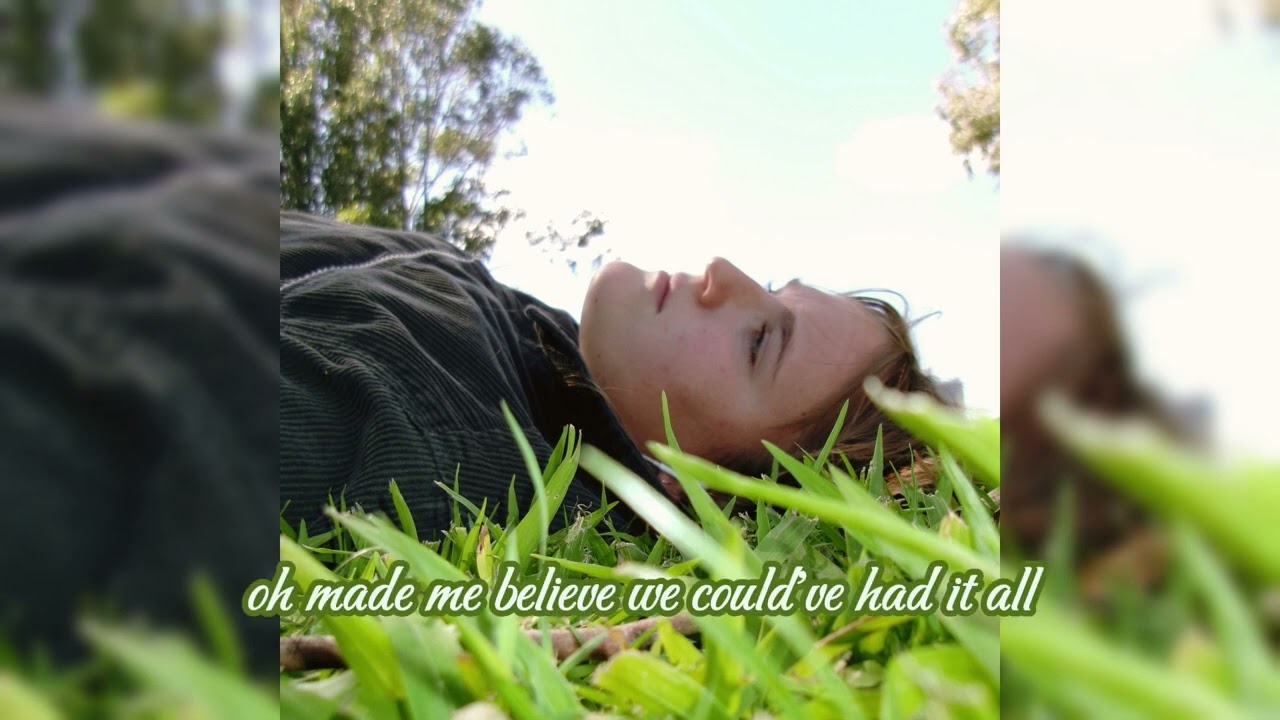 Ella Rae - Crying On The Floor (Lyric Video)