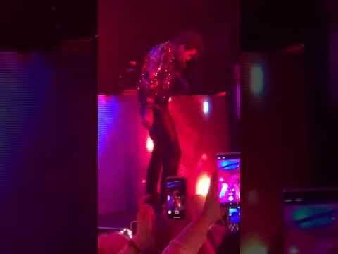 蔡徐坤Cai Xukun-HTG + pull up it's u(One in Los Angeles)