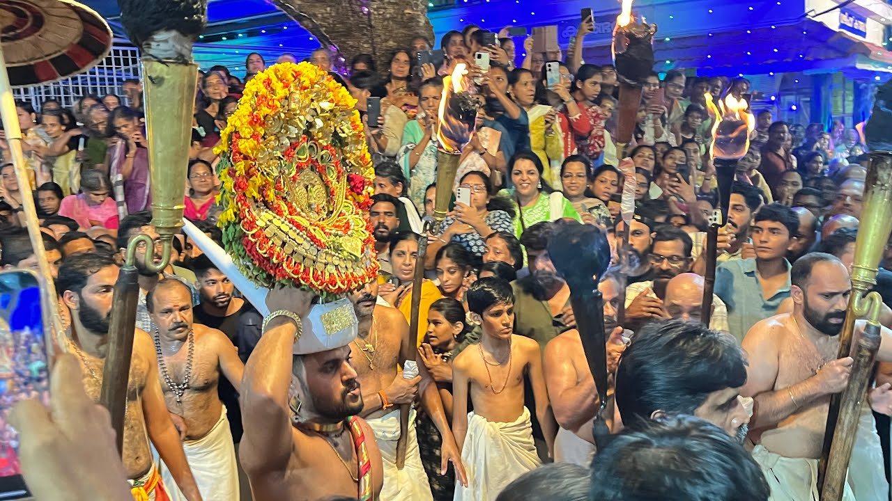 ബലരാമൻ കൃഷ്ണനെ കാണാൻ വരുന്ന മനോഹര കാഴ്ച് തളിപ്പറമ്പ് തൃച്ചംബരം ശ്രീകൃഷ്ണ ക്ഷേത്രത്തിൽ നിന്ന് #kerala