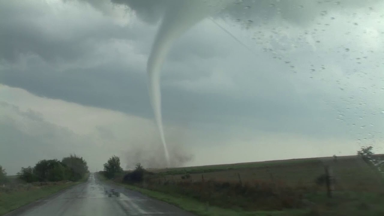 Top 10 Old School Tornado Intercepts 1999 09 Tornadoes Included An F5 Youtube