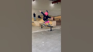 Getting comfortable with those boardslides #skateboarding #boardslide #perseverance #shorts