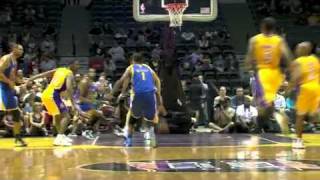Dorell Wright no look assist to Brandan Wright two hand dunk Golden State Warriors Preseason