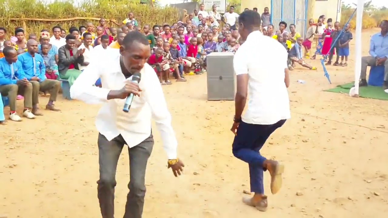 Mbega ntucikwe 🔥 abahanzi bagurukije abantu mugiterane izindinkuba live ♥️🙏🔥🤣barahagurutse mbegaweee