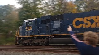 CSX 4739 MAC Flared w/ friendly crew leads intermodal