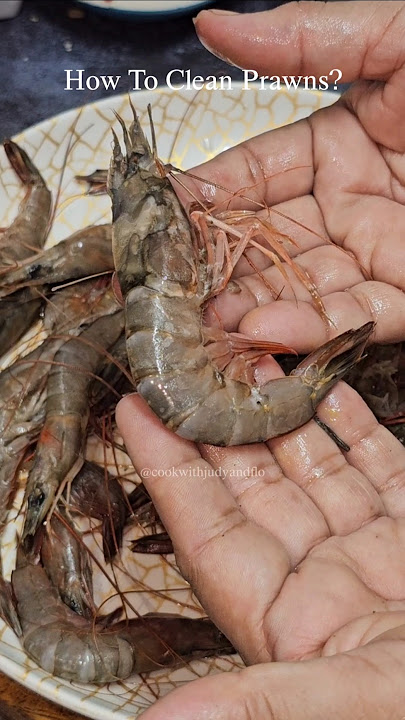 How to Clean Prawns ?🤔#shorts #viralvideo #seafood