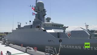 وزير الدفاع الروسي يتفقد سير عملية بناء قاعدة جديدة لأسطول بحر قزوين