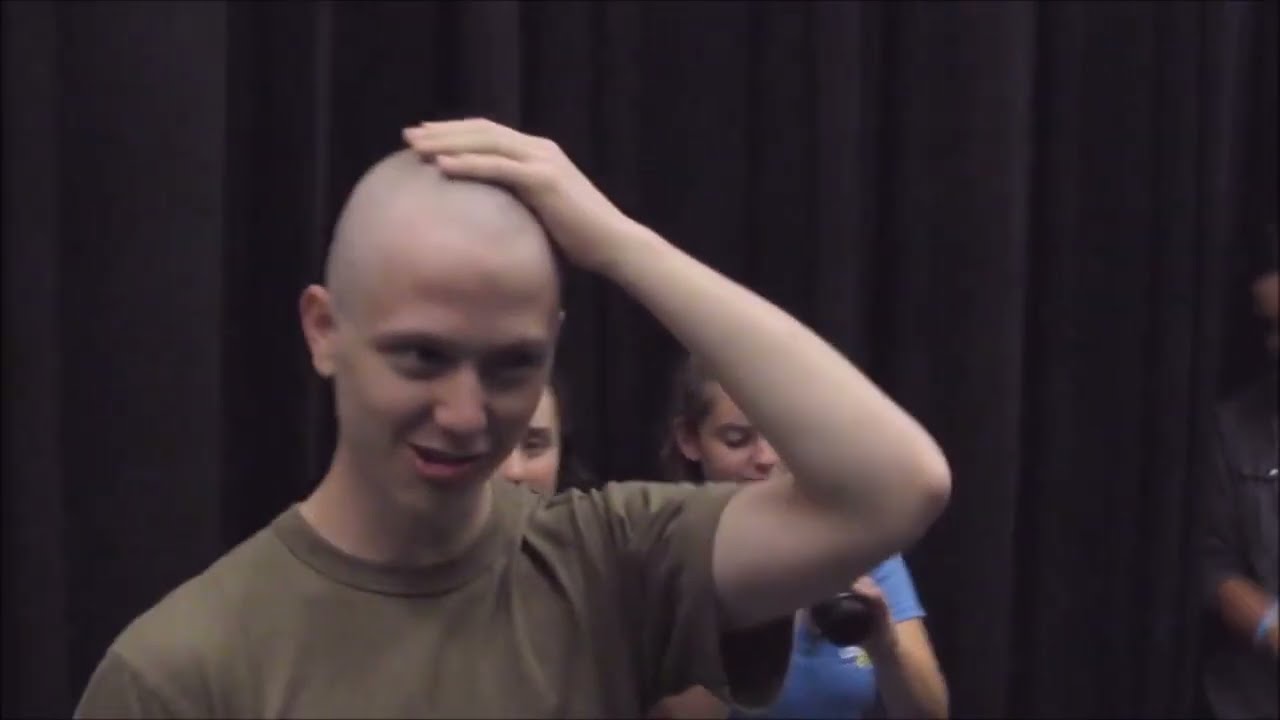 Friends don't let friends have hair/ Holiday edition II 2022