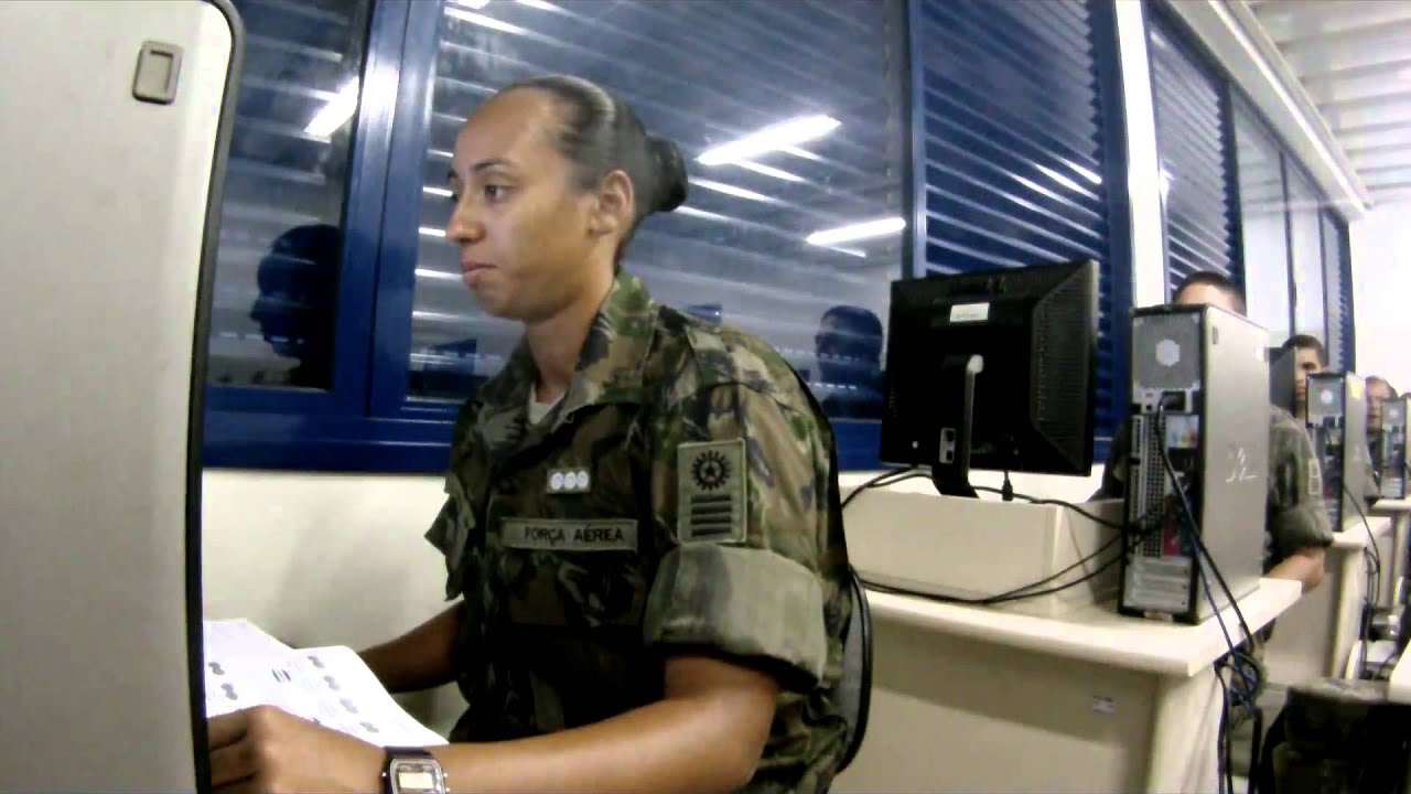 ESPECIALISTAS - O dia a dia na Escola de Especialistas de Aeronáutica