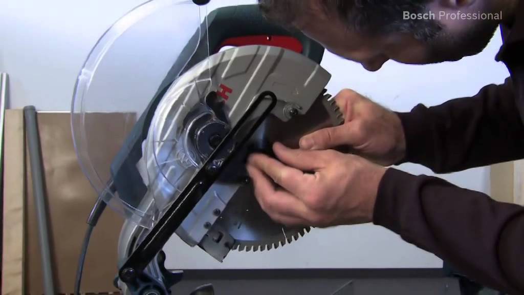 Bosch GCM 10 J Professional Mitre saw 