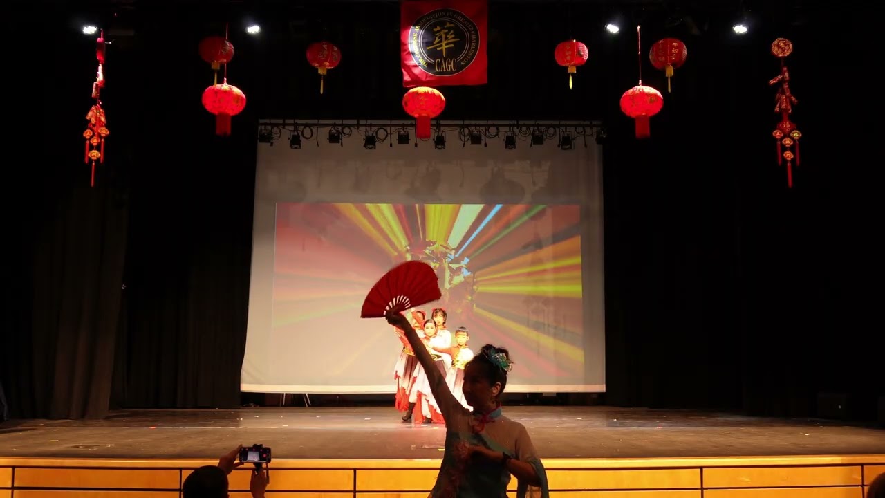 《书简舞》查尔斯顿中文学校舞蹈队：石夏洛，林洁希，曾月琦，姜乐，袁汝诚，指导老师：张丽