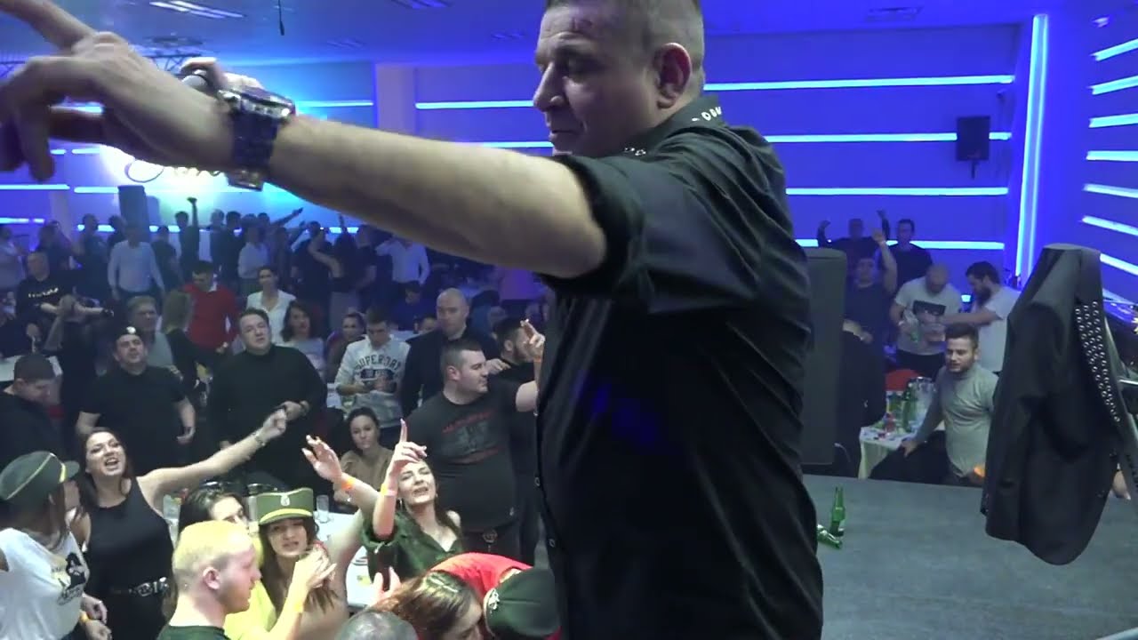 Baja Mali Knindza - Komunjare - LIVE - (Svecana Sala Simona 2022)