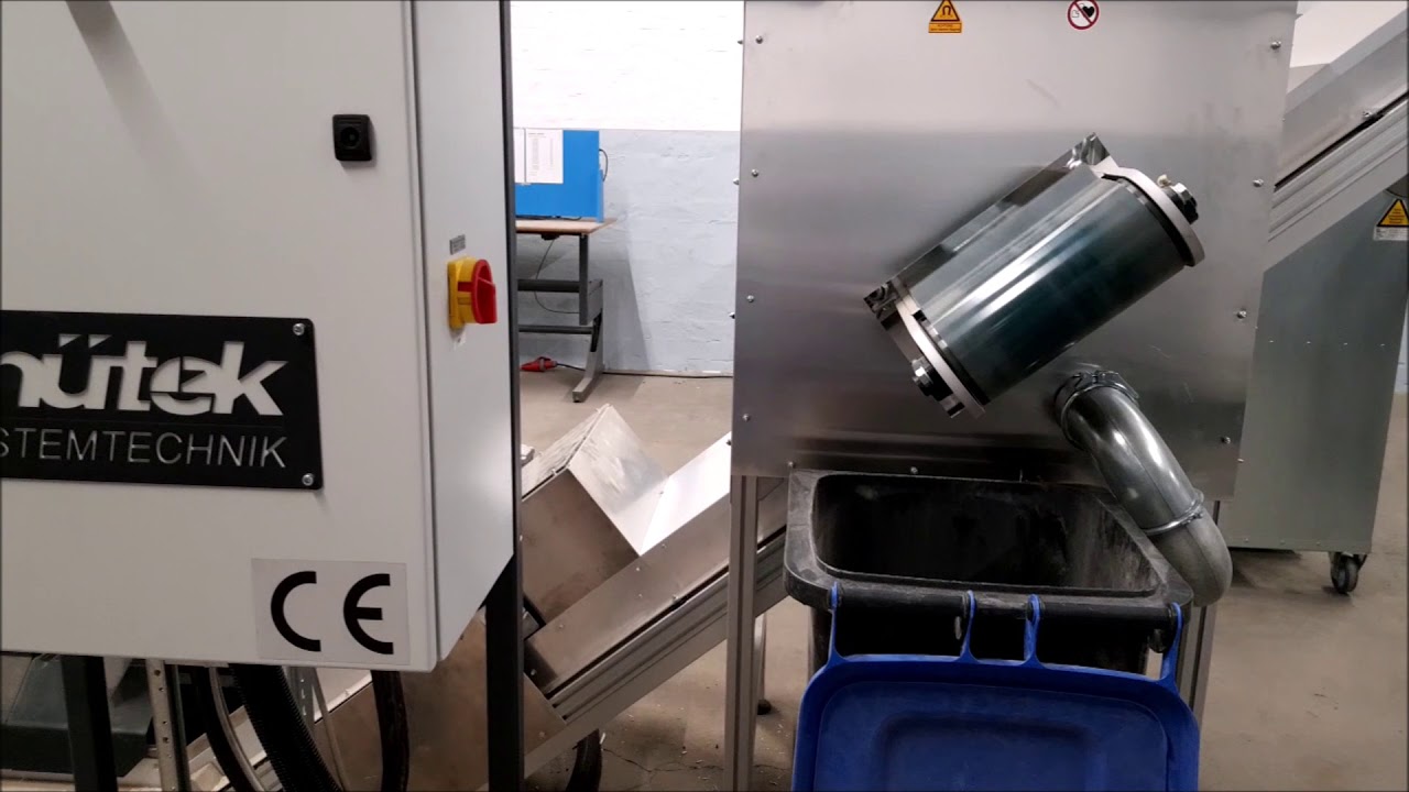 Wooden pallet shredder