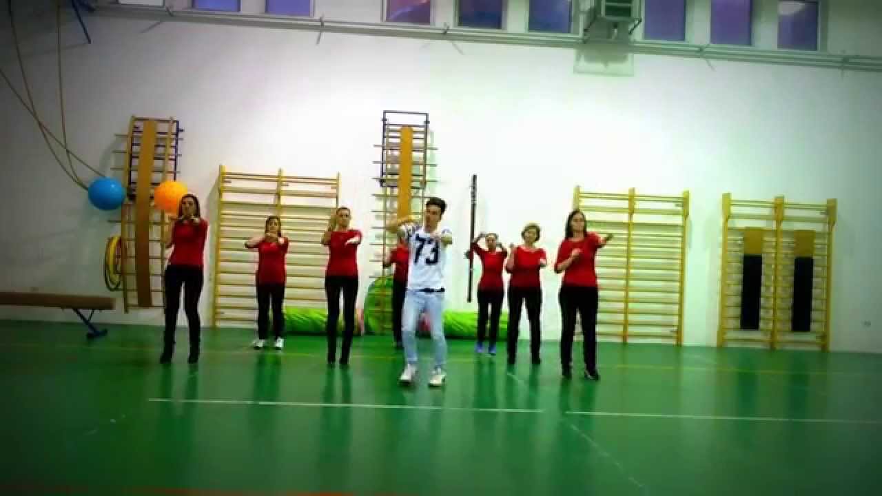 Limbo Daddy Yankee Ballo Di Gruppo