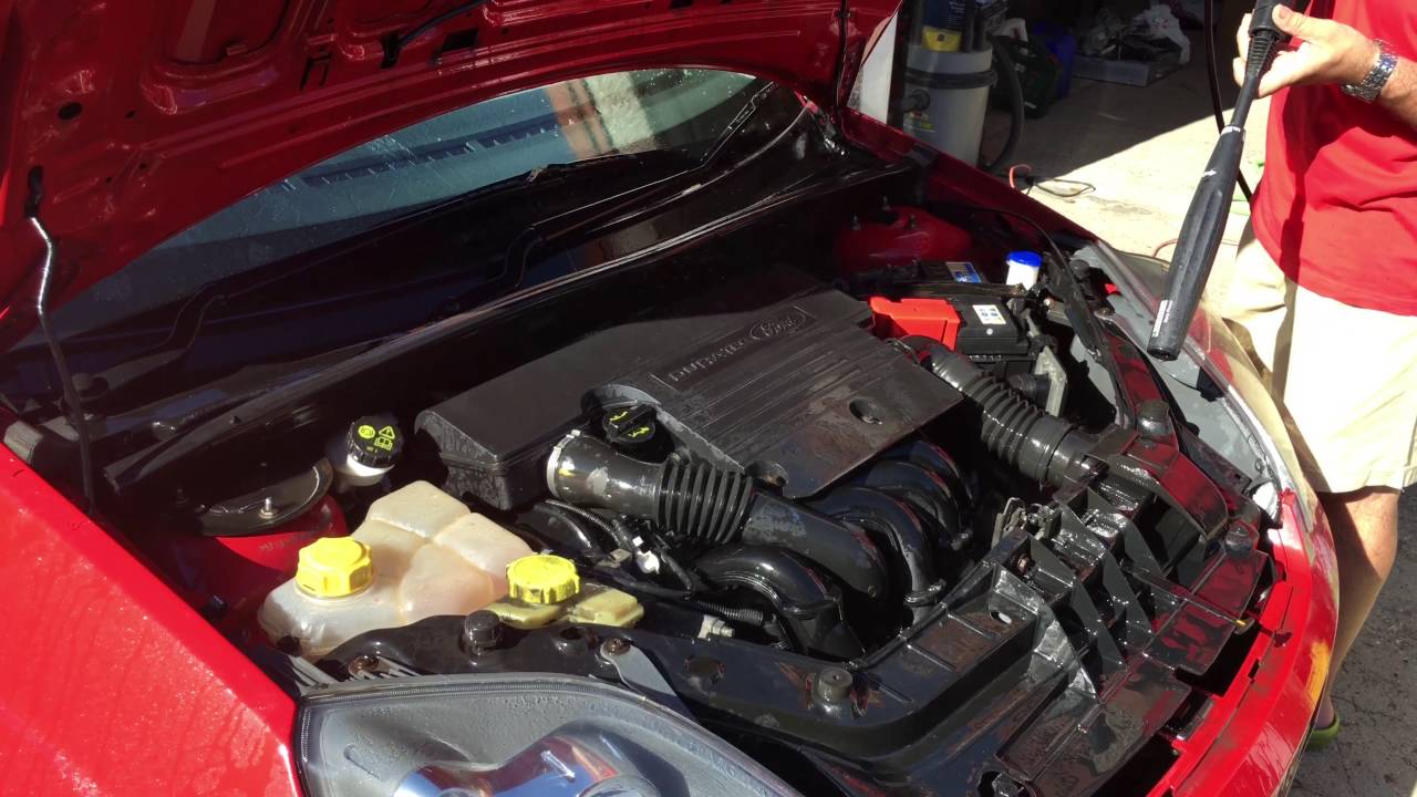 Ford Fiesta Zetec S Engine Cleaning - YouTube