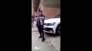 جديد !!مترجم ! مغترب جزائري يعود الى حومته/أصدقائه الذين حقروه بالعين و ضحكو عليه لأنو فقير و يقصفهم screenshot 5