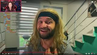 Pqueen Aykut Elmasin Vi̇deolarini İzli̇yor