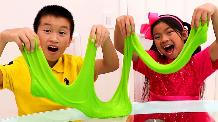 Emma & Andrew Pretend Play Making Colorful Satisfy...