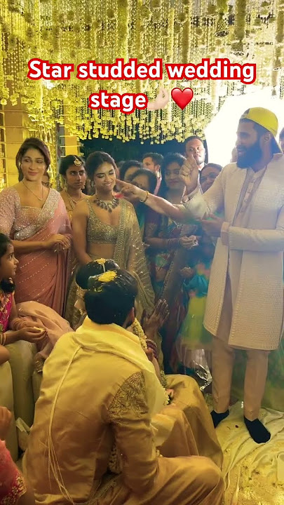 VD’s presence 🤌🏻❤️ #vijaydevarakonda #keerthysuresh #lavanya #rashmikamandanna #vamsipaidipally