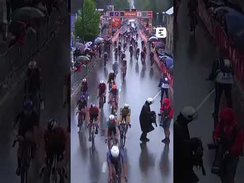 🌧️​ Ben Oliver sous la pluie #cyclisme #eurosport #shorts