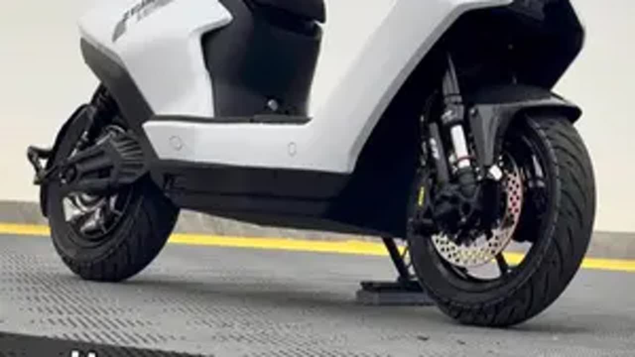 修车？狗都不  修！修的就是车 今天又修一台来自北京的极核AE5ipro 带你全方面了解这台优雅气质车型  极核电动车 九号电动 小牛电动