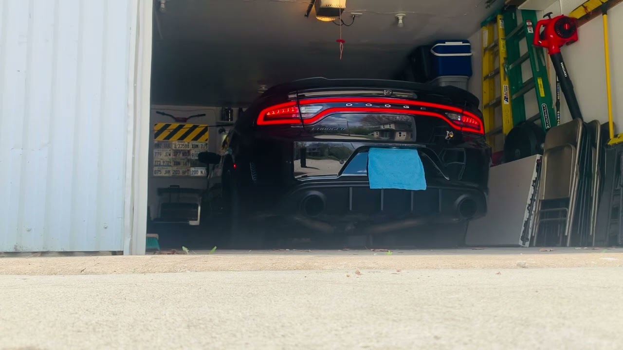 ScatPack Charger 392 Mid Muffler delete & 5in Carven Tips