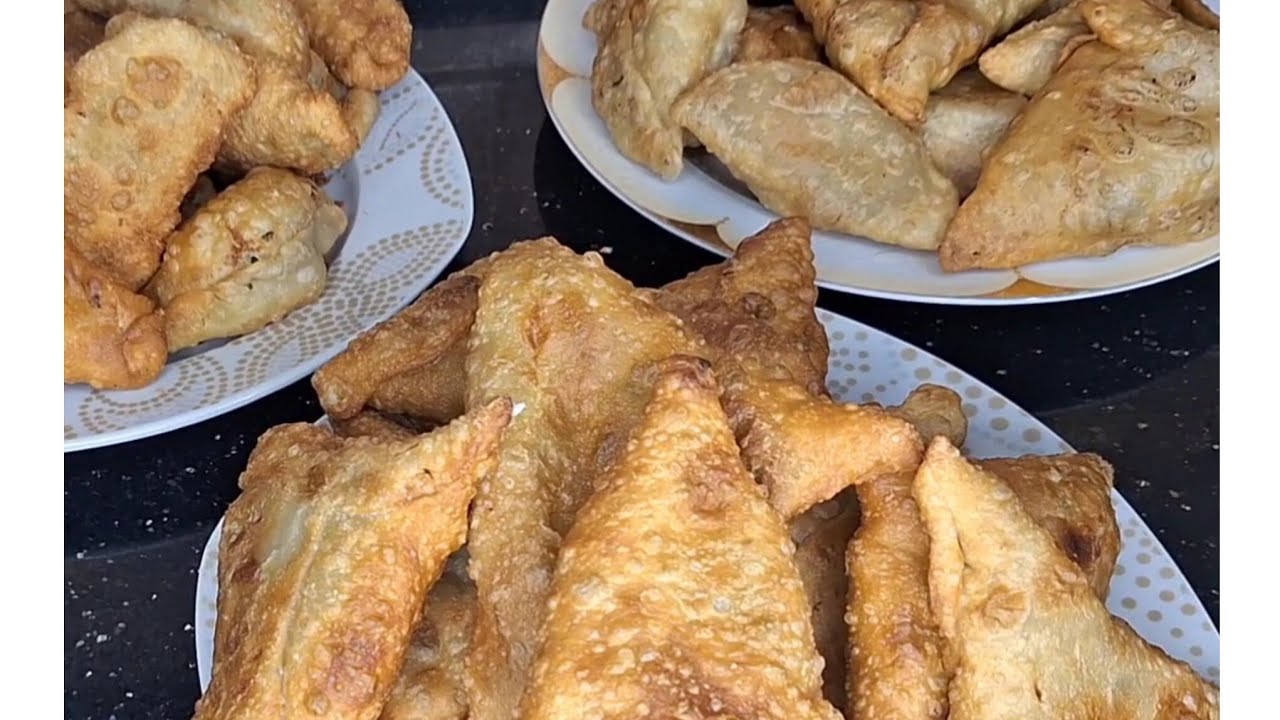 فطاير(شعيبيات) بدون خميرة..عجينة مقرمشة وحشوات جديدة متل ما وعدتكم😊😉..عزمت سلفتي لعندي😊