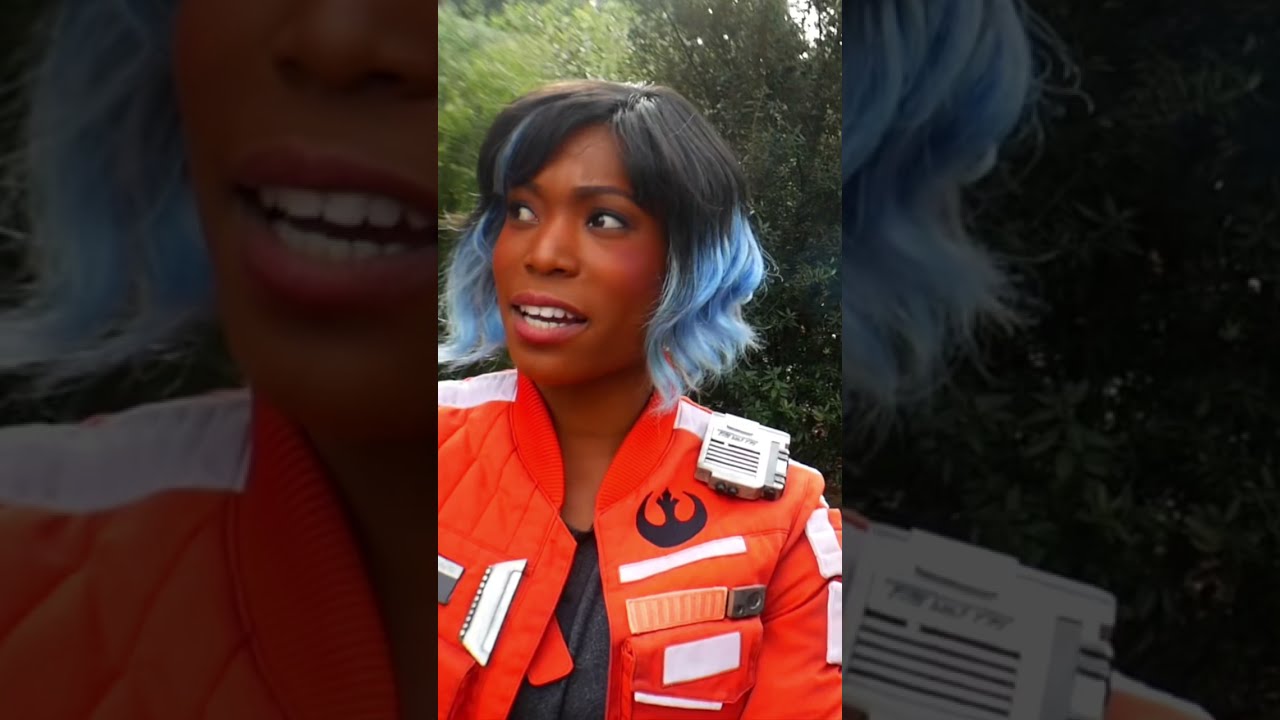 Star Wars Galaxy Edge Introduces a Chewbacca Bird! 🦅 🦢 🐦