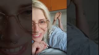 Gorgeous Feet In The Pose