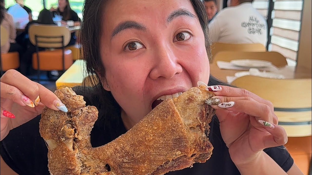 Пробую настоящую филиппинскую еду впервые! | Vlogmas День 17