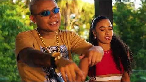 Thumbnail of MC ARIZINHO - QUADRADINHO | DJ TAK VADIÃO (CLIPE OFICIAL) Doug Filmes
