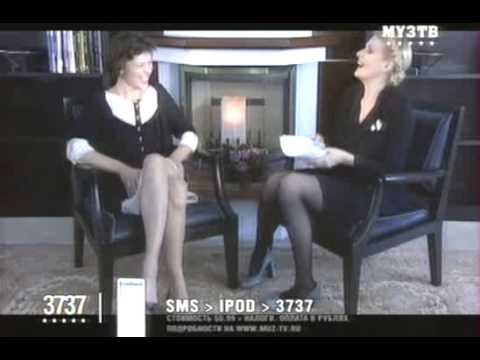 Video: Milla Jovovich het 'n nuwe boho chic gewys