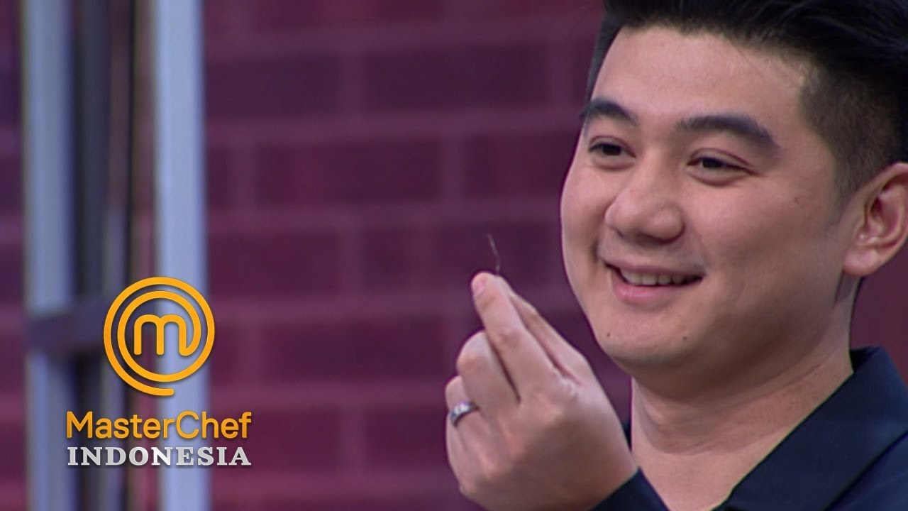 Masterchef Indonesia Chef Arnold Temukan Ini Dalam Cake Kai Dan