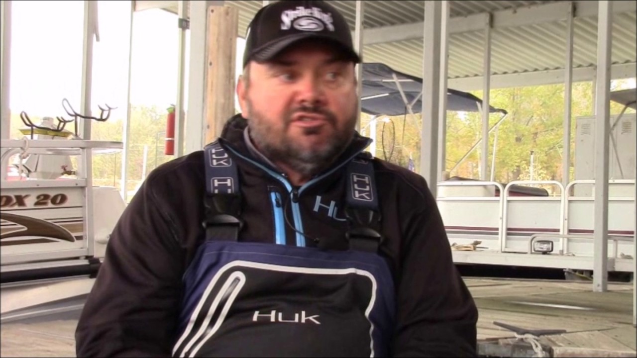 How Greg Hackney chooses between his two favorite soft plastics 